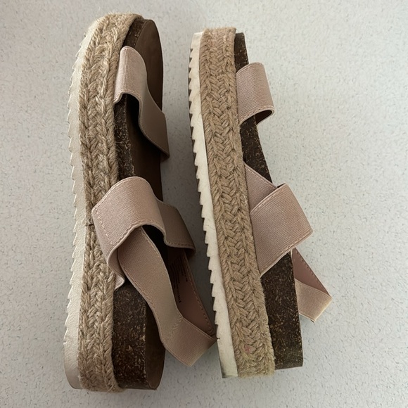 Madden girl women’s size 7 sandals. - Picture 2 of 4